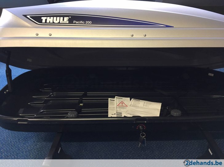 Thule Pacific 200 roof box - Whoop Services